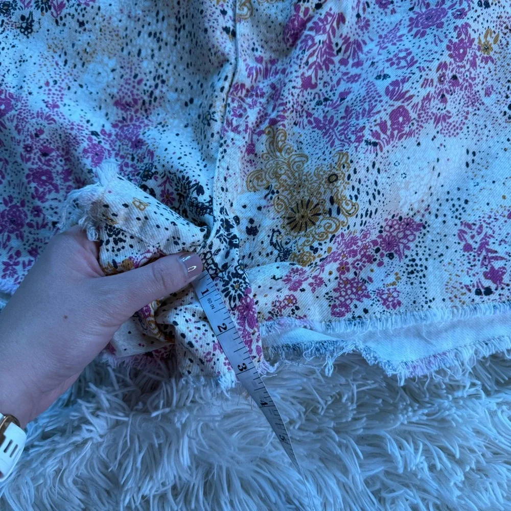 Anthropologie Floral Print High-Rise Shorts in Cream, Pink & Gold - Picture 13 of 13